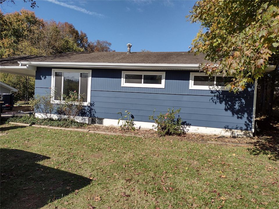 1st image of 2742 Chrysler Ave