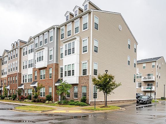 3rd image of 5901 Laurel Bed Ln Unit A