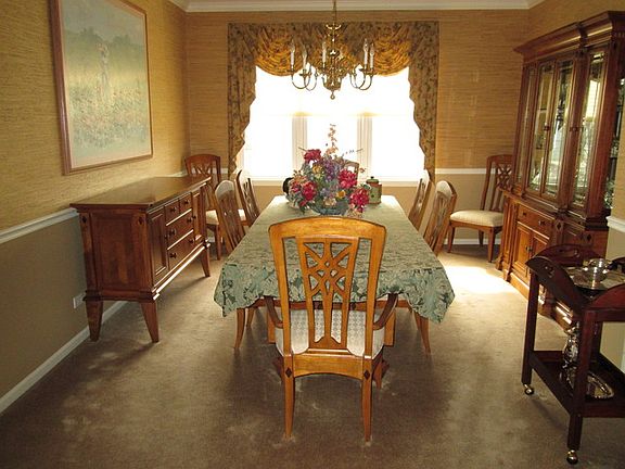 3rd image of 604 Long Cove Dr