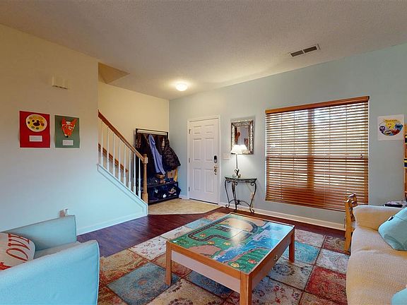 4th image of 406 Sunland Dr