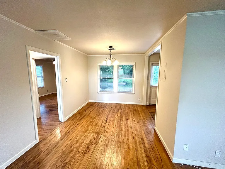 110 El Monte Blvd — Photo 5