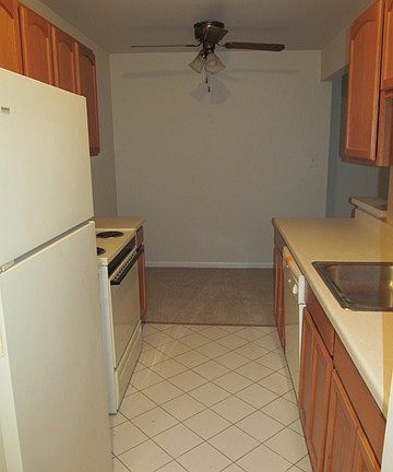 5th image of 7413 Brookdale Dr APT 113