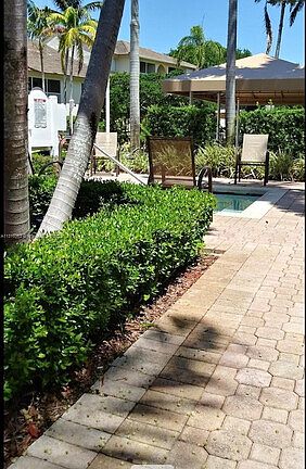 4th image of 8203 Glenmoor Dr #8203