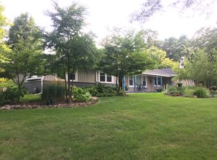 147 E Hillside Rd, Barrington, IL 60010