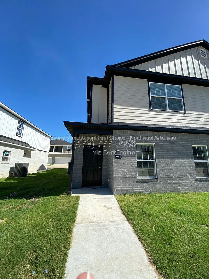 3 bed, 3.5 bath, 1915 sqft, $2,050 — Photo 3