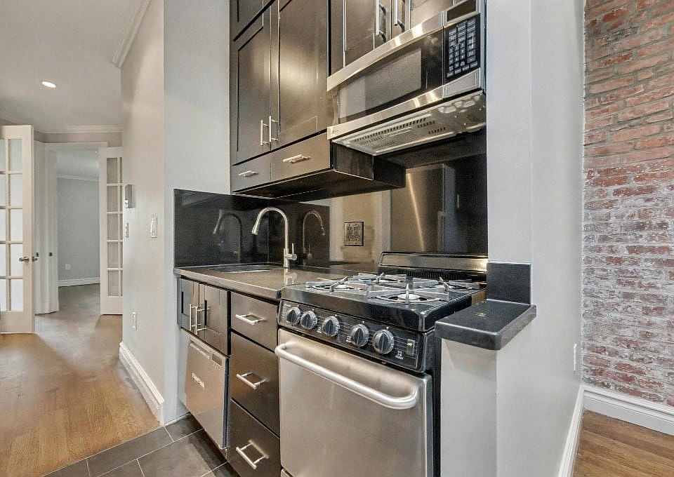 1st image of 424 W 51st St APT 2
