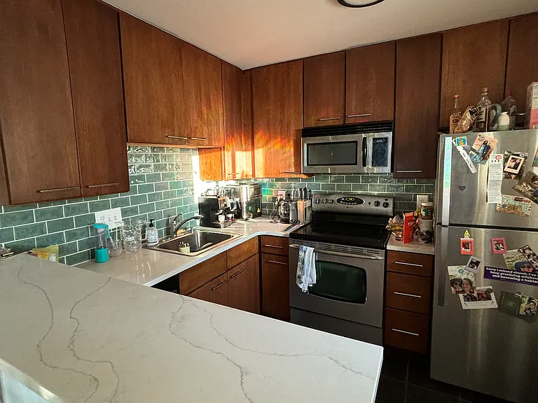 1231 N Downing St #205 — Photo 2