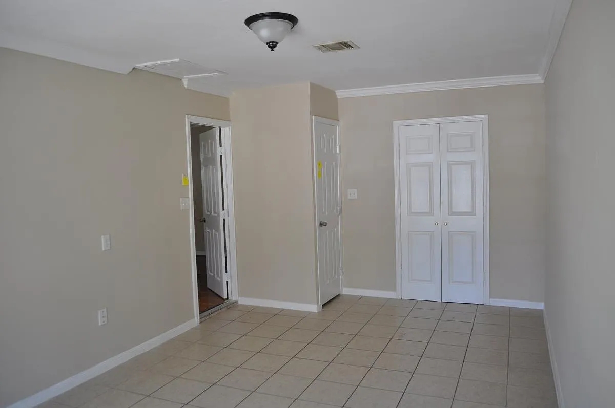 10214 Chesterfield Drive — Photo 4