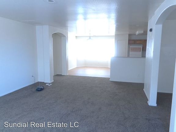 3rd image of 1631 W Sunland Ave