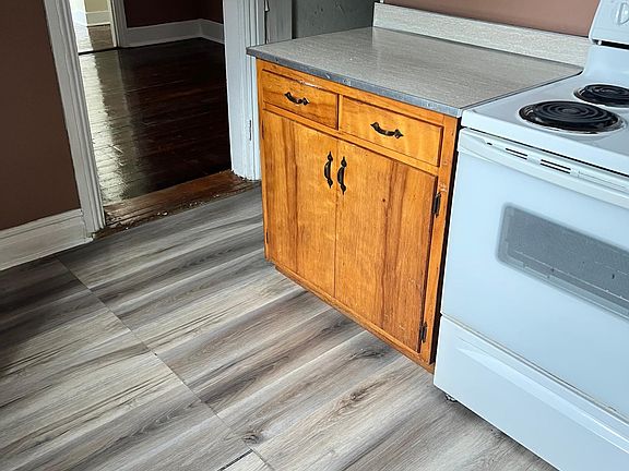 4th image of 112 Clay St #3