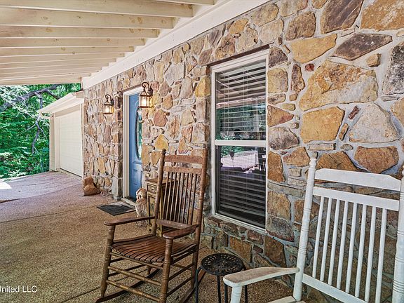 2nd image of 8866 Thunderbird Dr E
