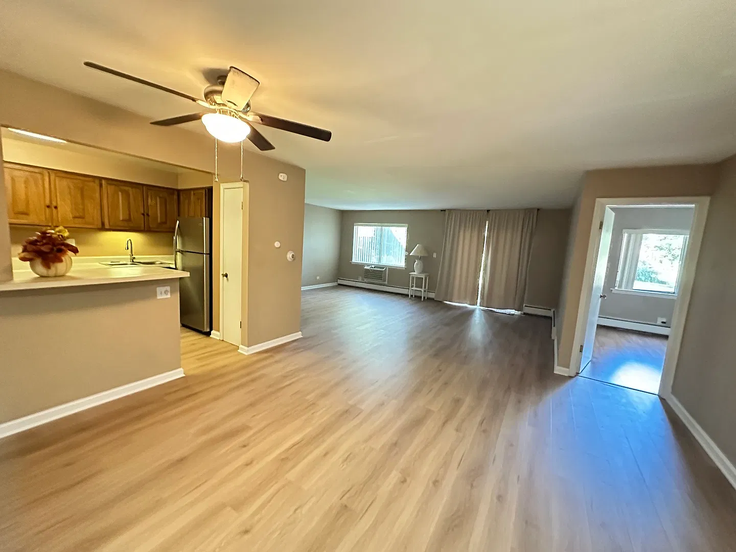 2 bed, 1200 sqft, $2,100 — Photo 2
