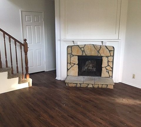 3rd image of 15115 Henley Dr #60
