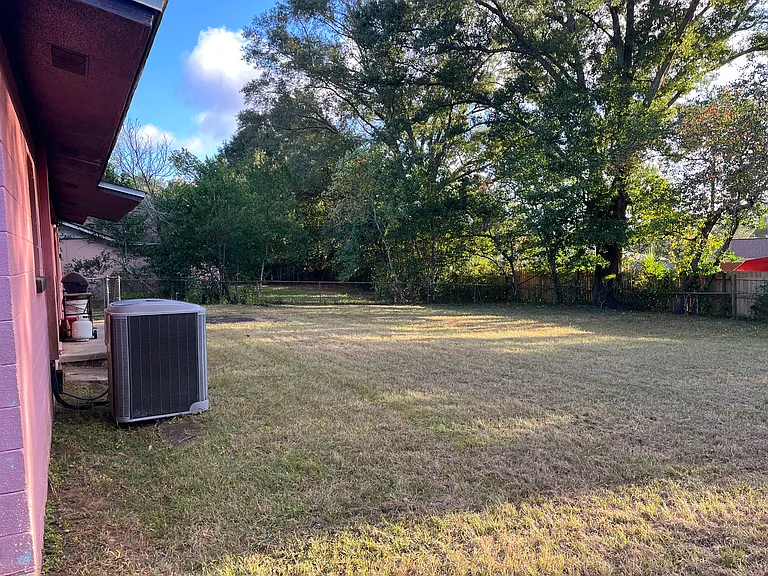 6003 Fairview Dr — Photo 8