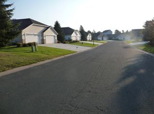 7542 Newbury Rd, Woodbury, MN 55125