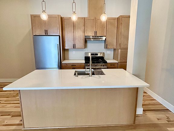 5th image of 1639 Alameda Ave #105