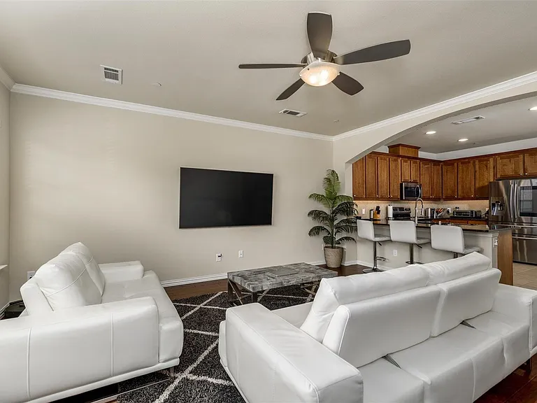 2559 Adam Ln — Photo 6