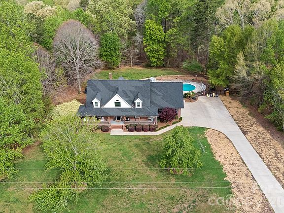 5th image of 5911 Mundy Rd