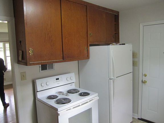 4th image of 1358 Chalfant St