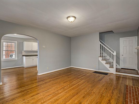 5th image of 3941 Saint Johns Ter