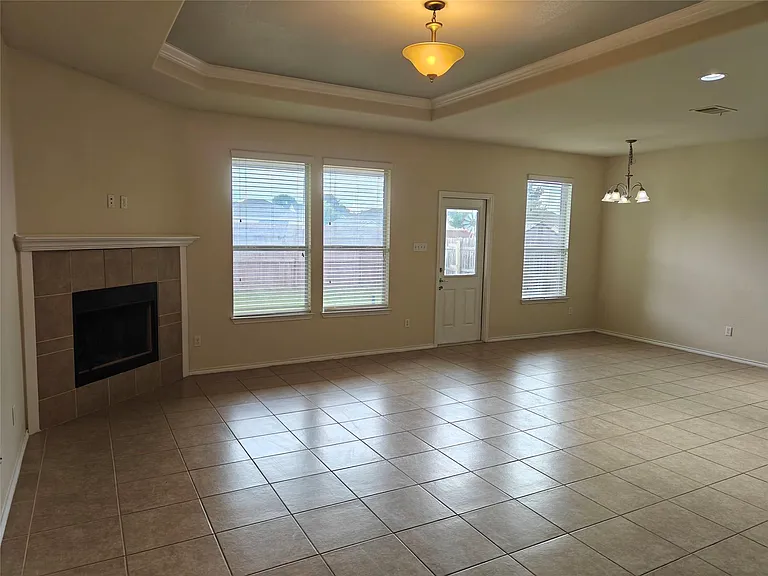 5610 Hopkins Dr — Photo 8