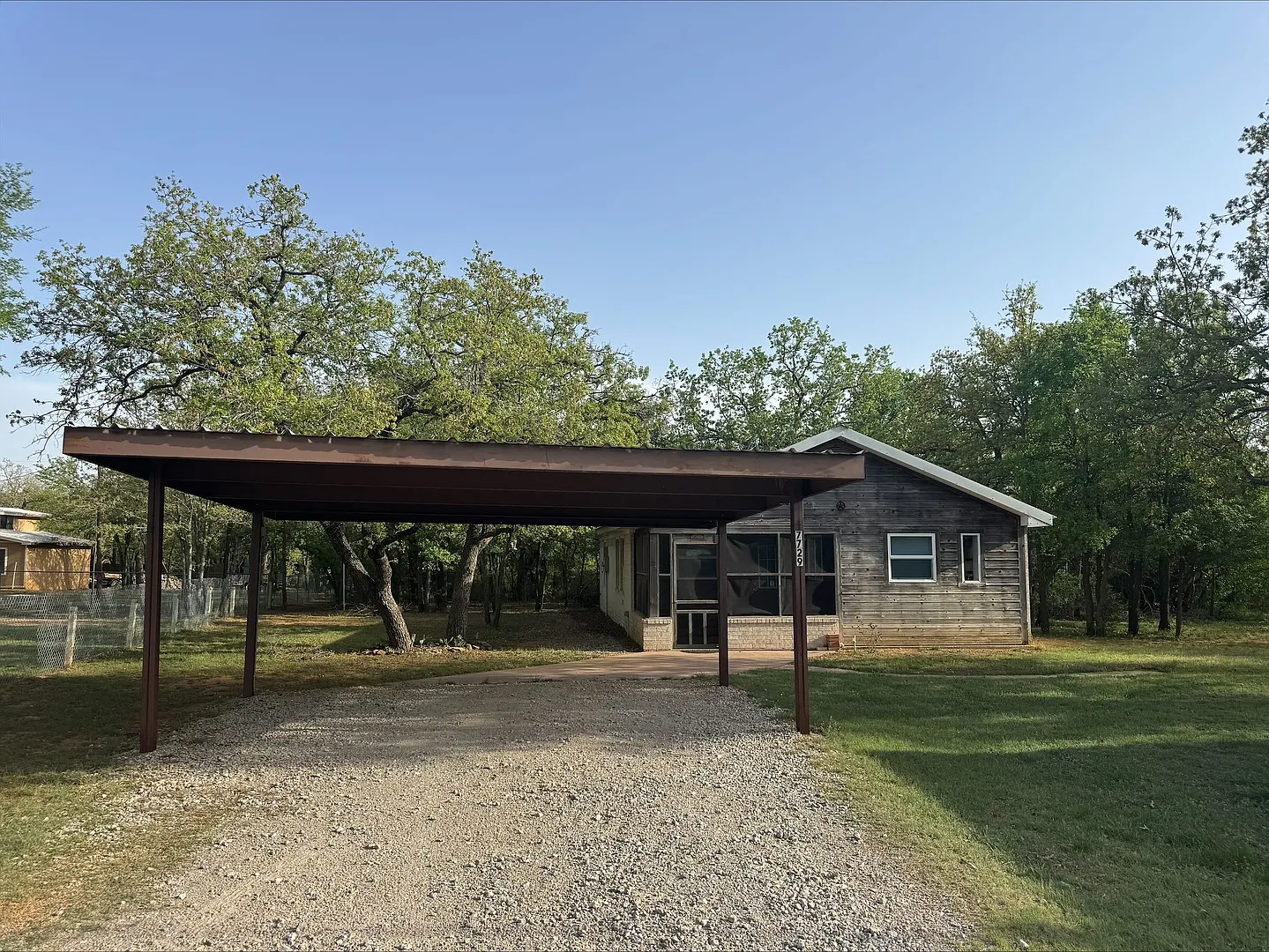 Charming 1 Bed, 1 Bath Cottage Near the Interstate — Photo 1