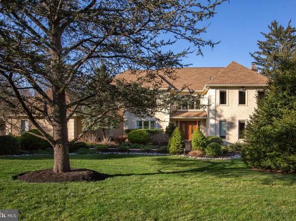 135 Allgates Dr, Haverford, PA 19041