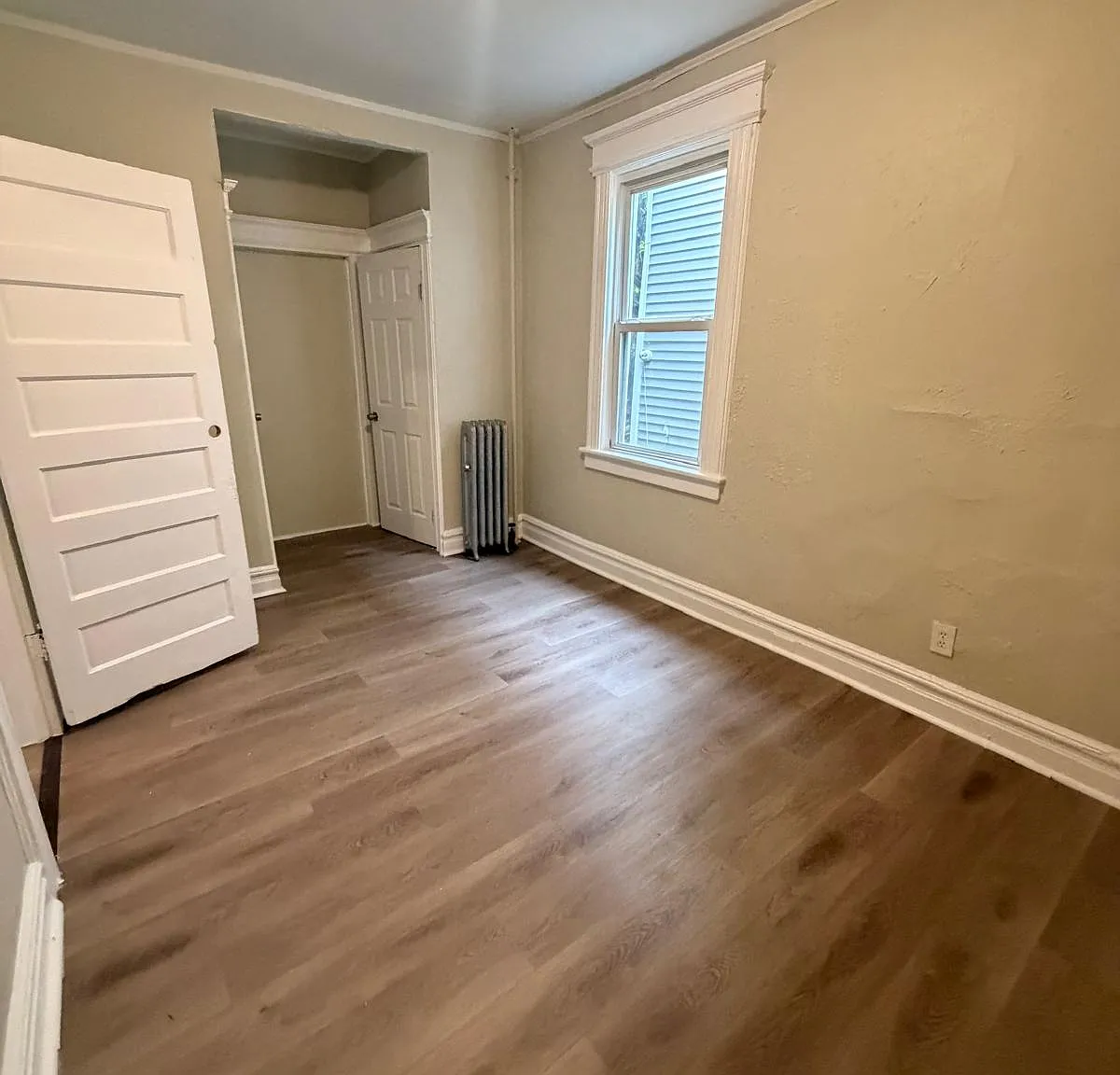 3 bed, 1450 sqft, $2,000 — Photo 1