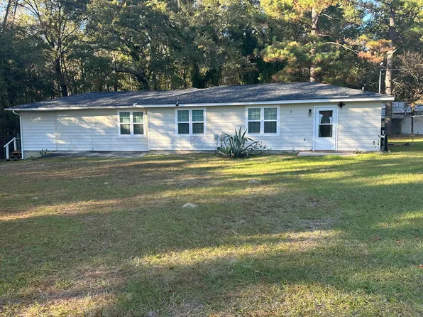2704 Lizzie Creek Rd, Summerton, SC 29148