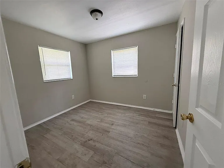 116 Court St SW — Photo 6