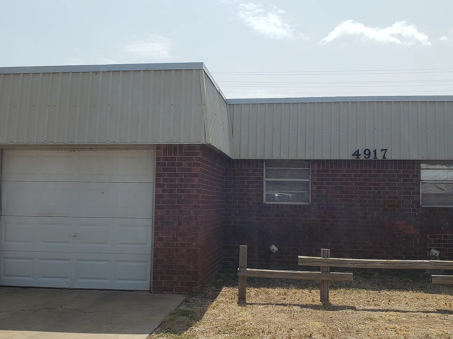 2 bed, 1050 sqft, $795 — Photo 1