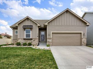 16859 Aurora St, Omaha, NE 68136