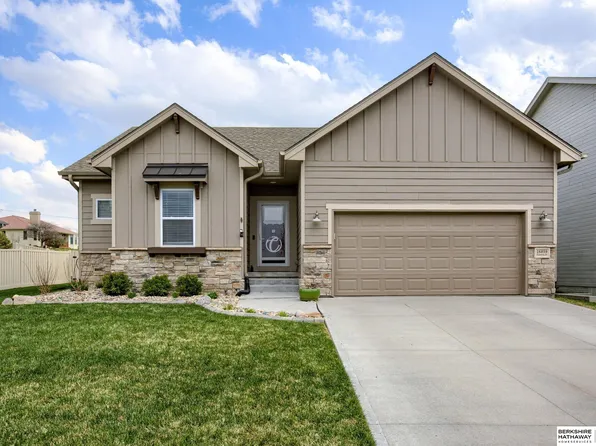 16859 Aurora St, Omaha, NE 68136