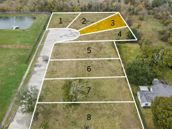 1124 Guidry Ln, Pt Neches, TX 77651