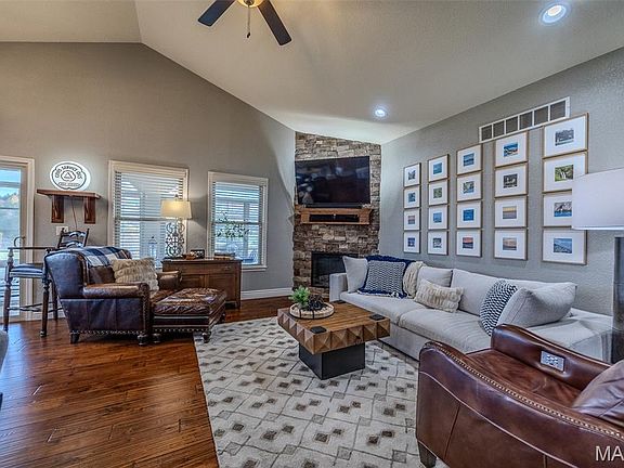 4th image of 50 Sunstone Dr