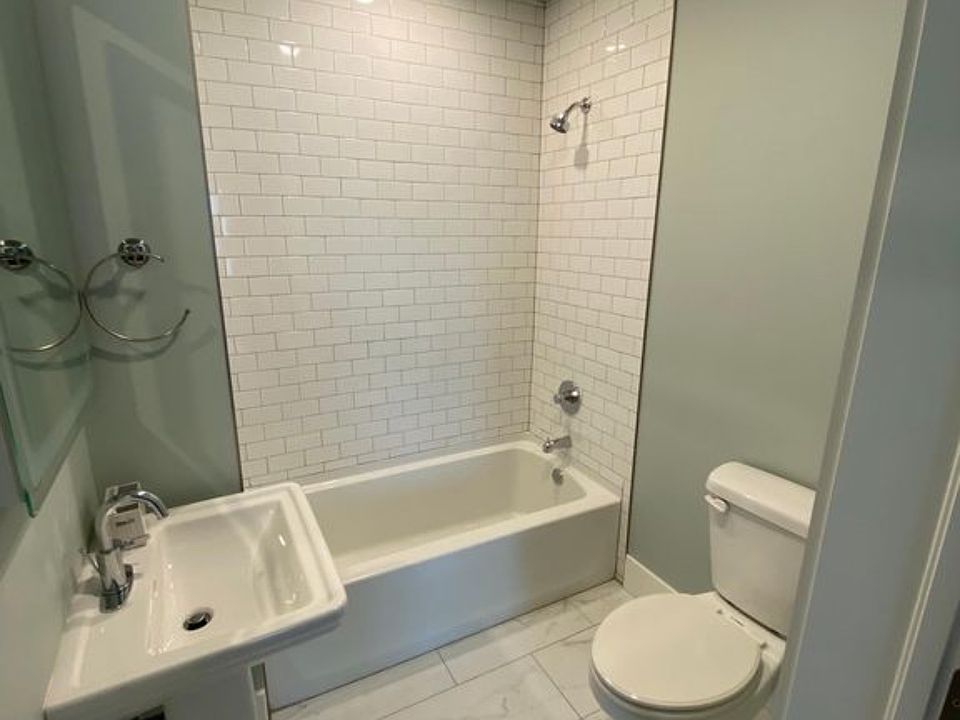 2nd image of 507 NW 24th St #102