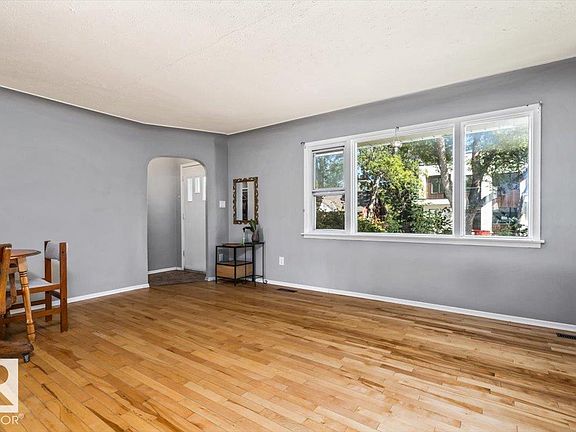 4th image of 10990 135th St NW