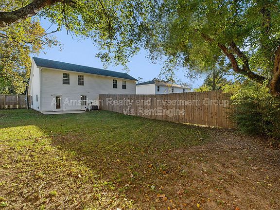 3rd image of 707 Woodlawn Ave #B