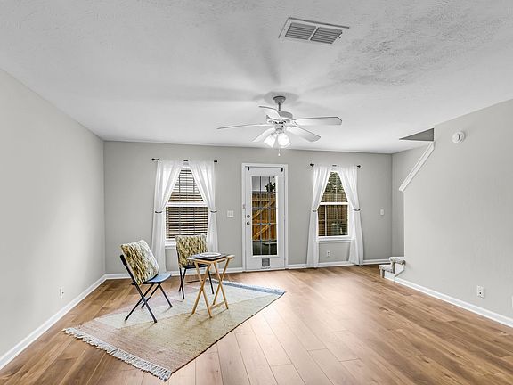 5th image of 235 Arapaho Dr