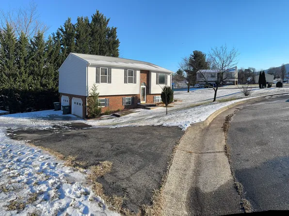 1704 Brad Ct, Salem, VA 24153