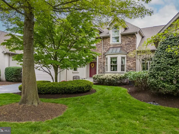 296 Country Club Dr, Telford, PA 18969