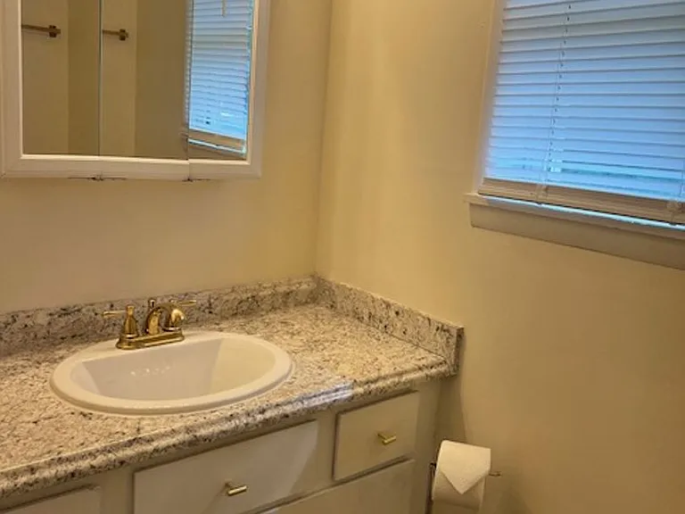 219 E Berkeley St — Photo 9