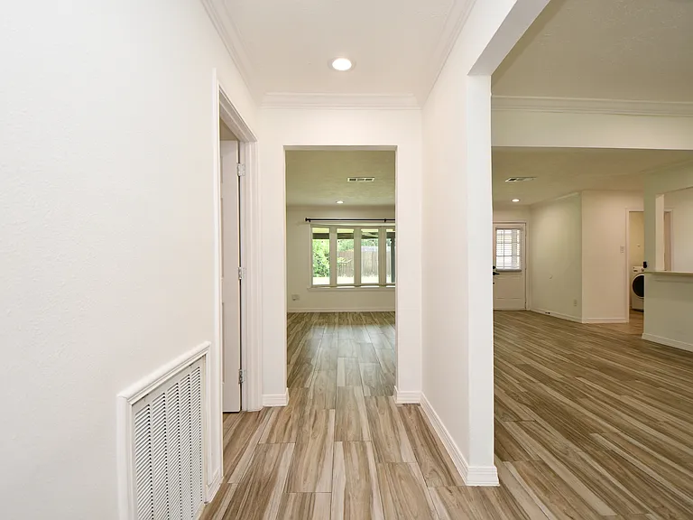 5951 Beaudry Dr — Photo 10