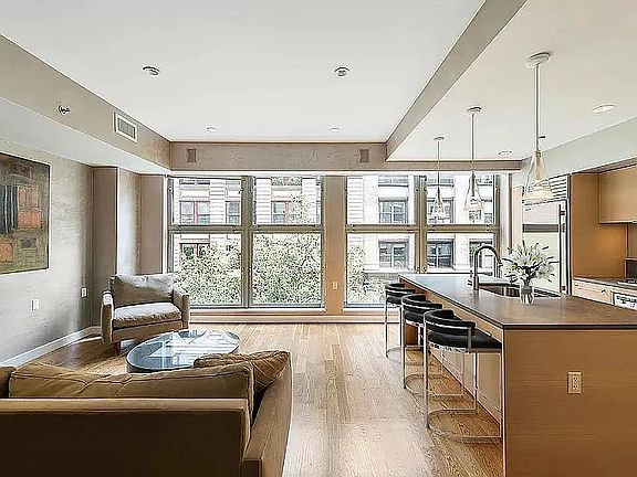 2nd image of 136 W 17th St APT 4