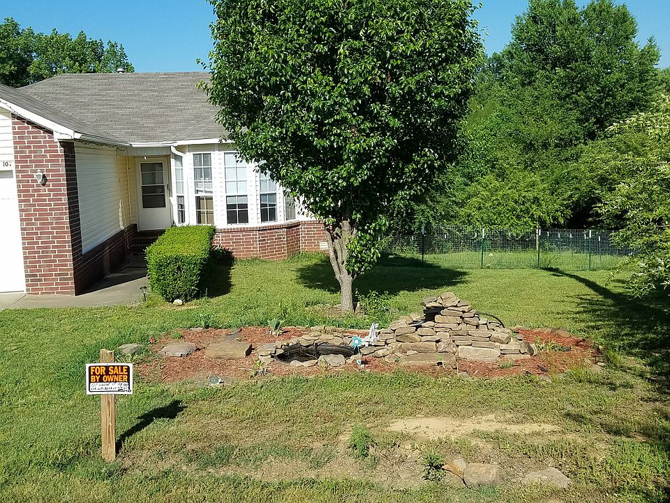 1st image of 107 Walnut Ct