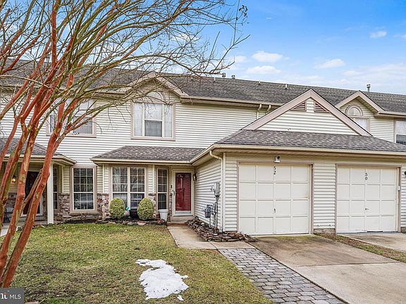 4th image of 52 Fox Meadow Dr