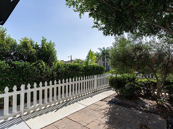 2nd image of 3917 Haines St #3917
