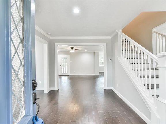 4th image of 2022 Forest Manor Dr