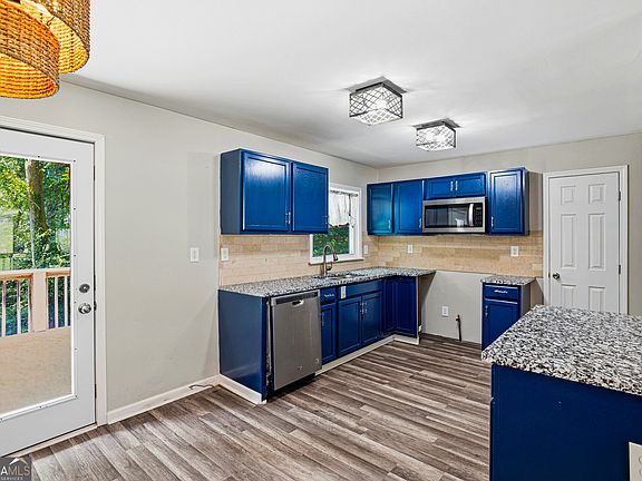3rd image of 1661 San Gabriel Ave
