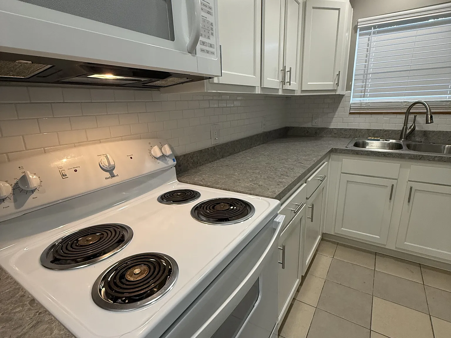 407 Ash Street - 1 — Photo 4